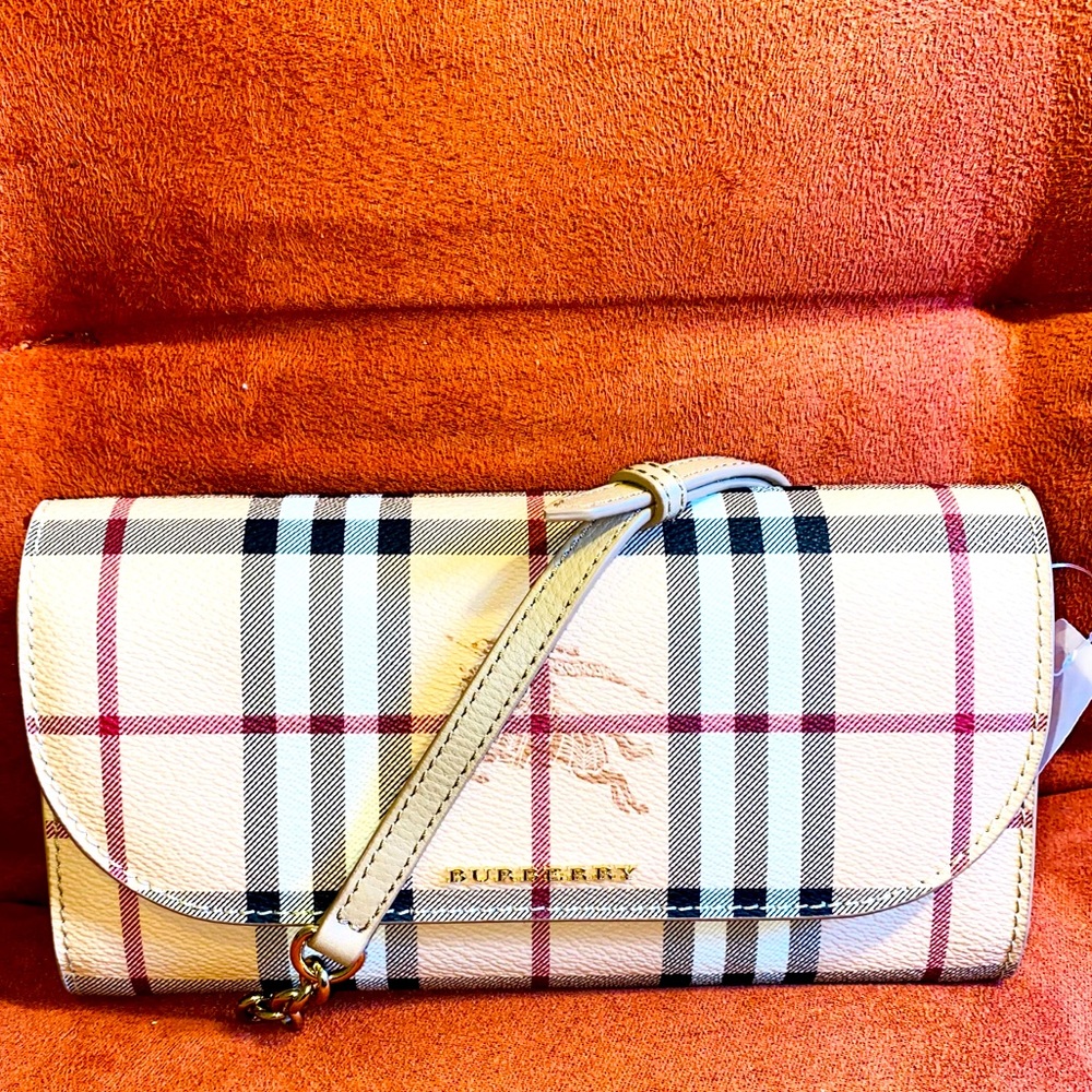 SOLD-Burberry Henley Haymarket Crossbody Purse !